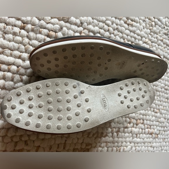 Tod’s Womens black oxfords size 39 EU/ 8 US - Picture 3 of 7